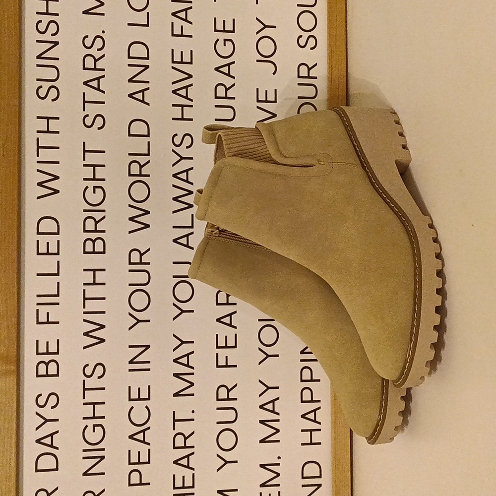 NWOT Time and Tru Women's Taupe Boot with Memory Foam Insoles Size 11